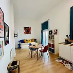 Apartment Mickey's Enchanted Studio, Central, Wi-fi Perpignan