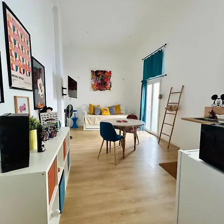 アパート Mickey's Enchanted Studio, Central, Wi-fi *