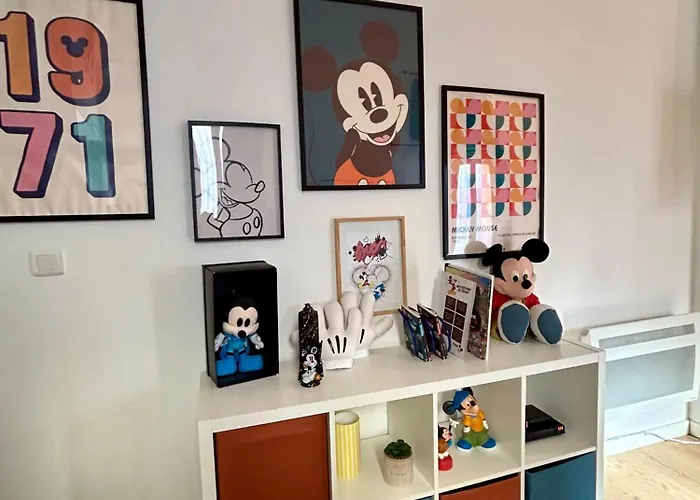 Mickey's Enchanted Studio, Central, Wi-fi Apartment *
